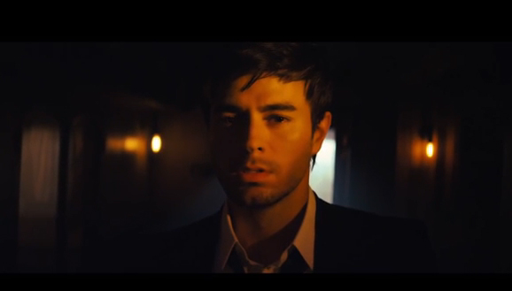 Enrique Iglesias – Loco feat. Romeo Santos